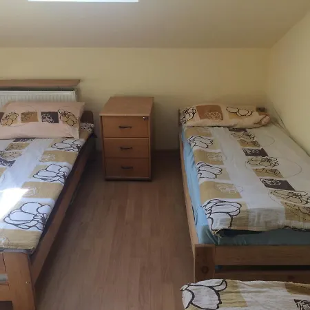 Pogoń Hostel *